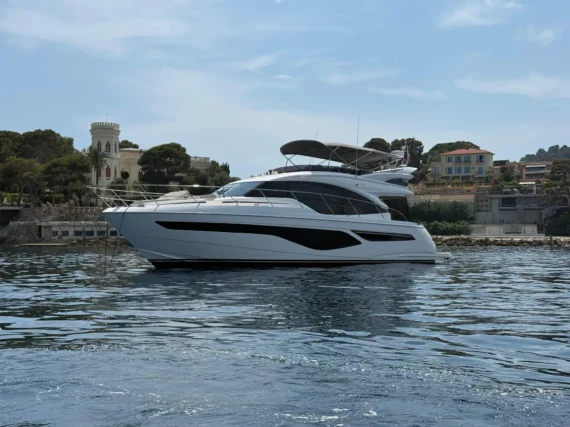 "01_Avcon_Yacht_Exterior_Port_Side_Profile"