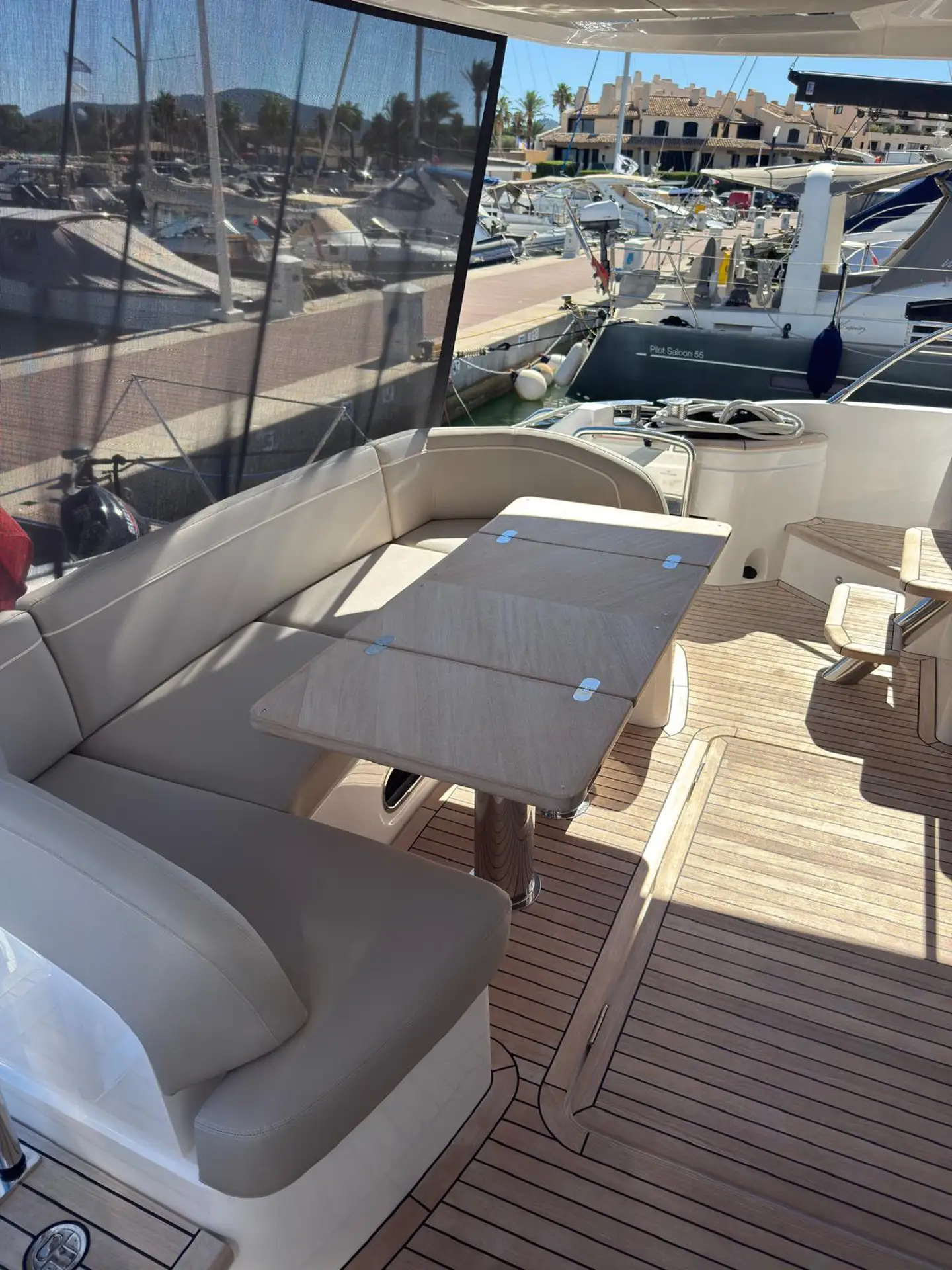 14_Avcon_Yacht_Cockpit_Dining_Table