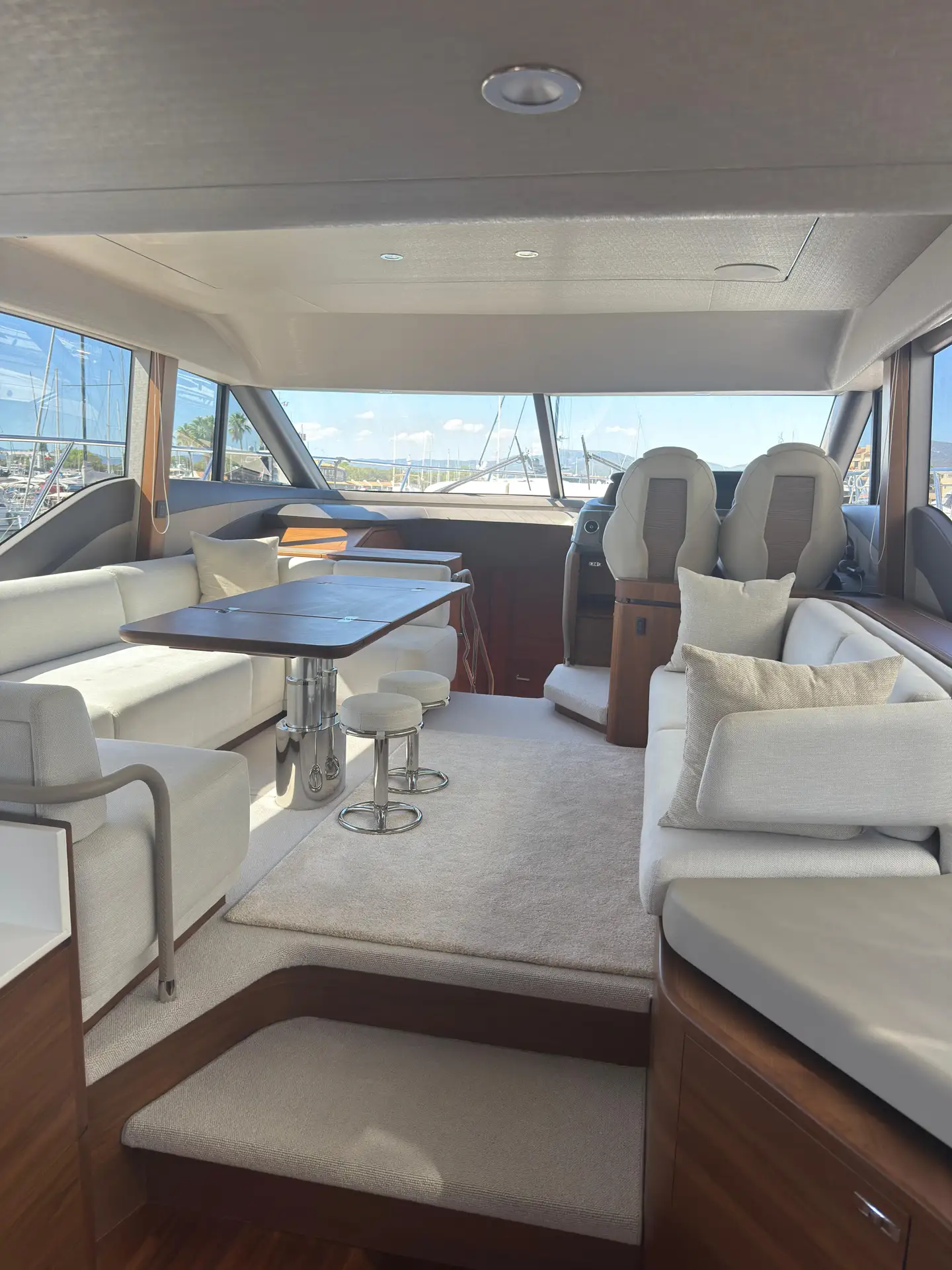 16_Avcon_Yacht_Cockpit_Table_Covered_View