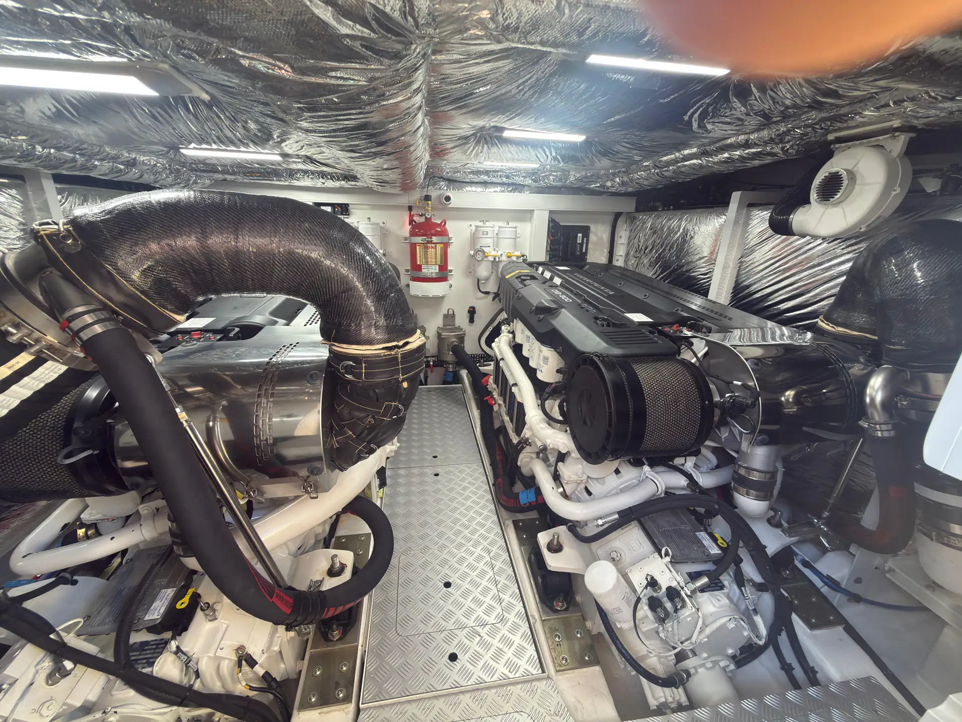 45_Avcon_Yacht_Engine_Room